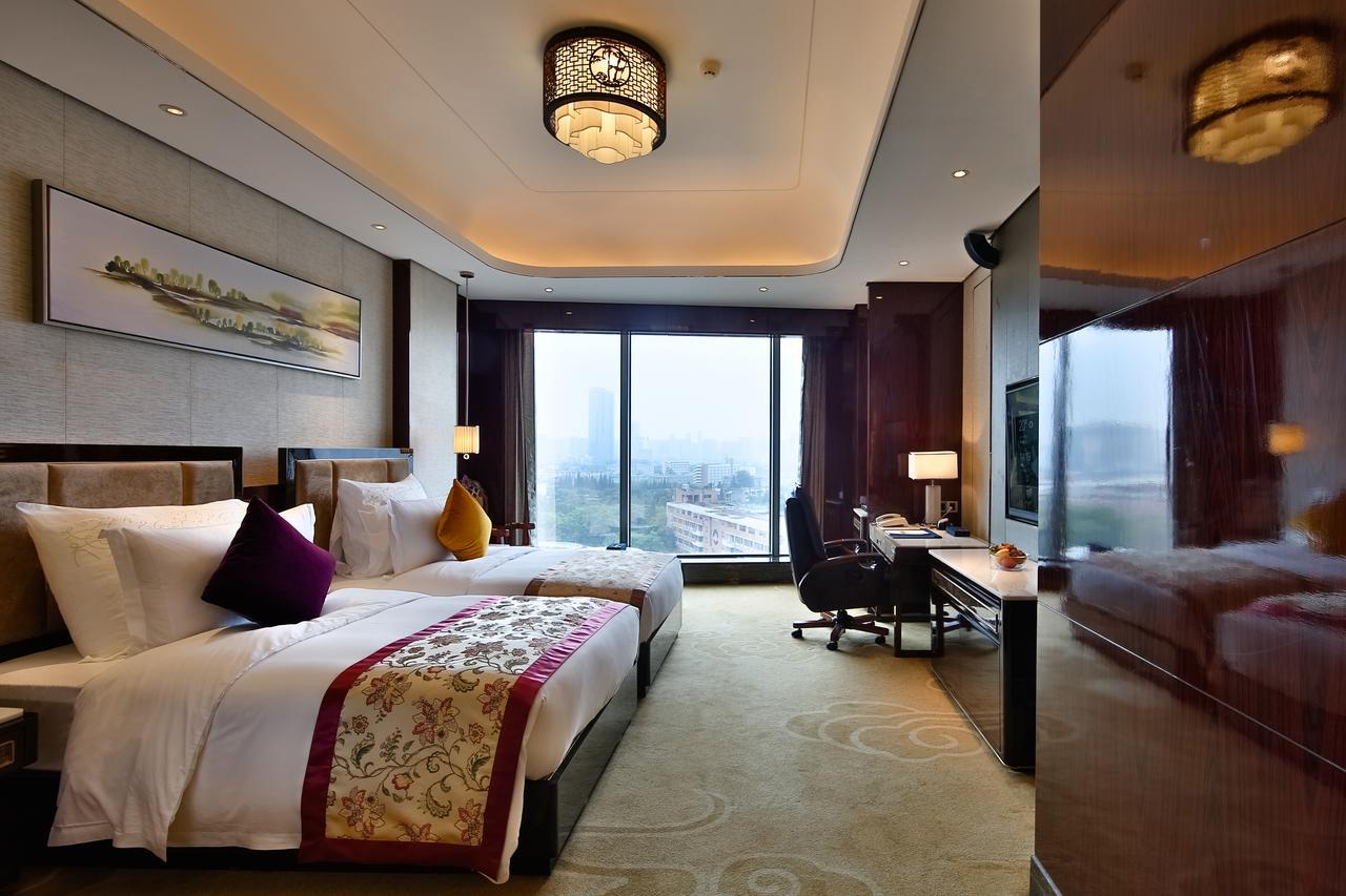 Chengdu Cynn Hotel Exterior photo