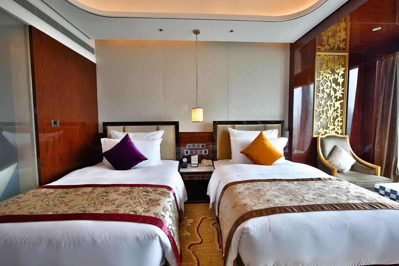 Chengdu Cynn Hotel Exterior photo